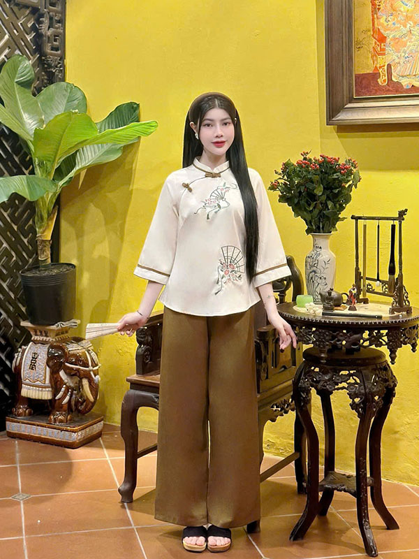 bộ cách tân nữ đũi xước quanaodichua (2) Bộ cách tân nữ đũi xước cao cấp thêu quạt TDX01 - Hình ảnh 1